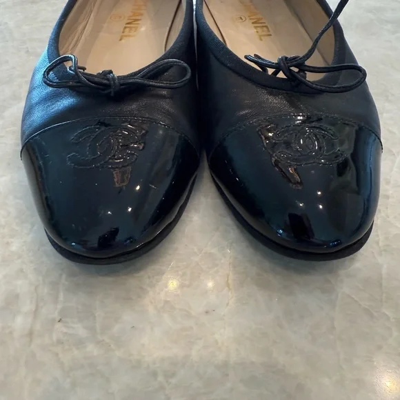 Chanel Black Leather Ballet Flats - Picture 4 of 6